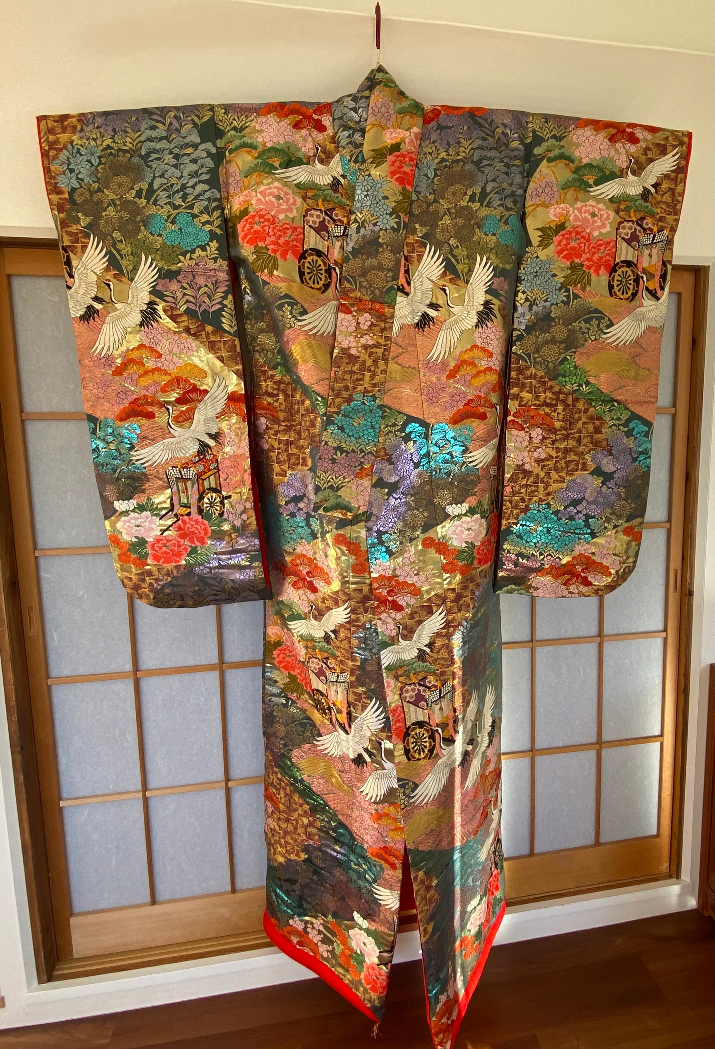 USED]色打掛（御所車と四季の花）kimono/K20260126 – Moon Silk Japan